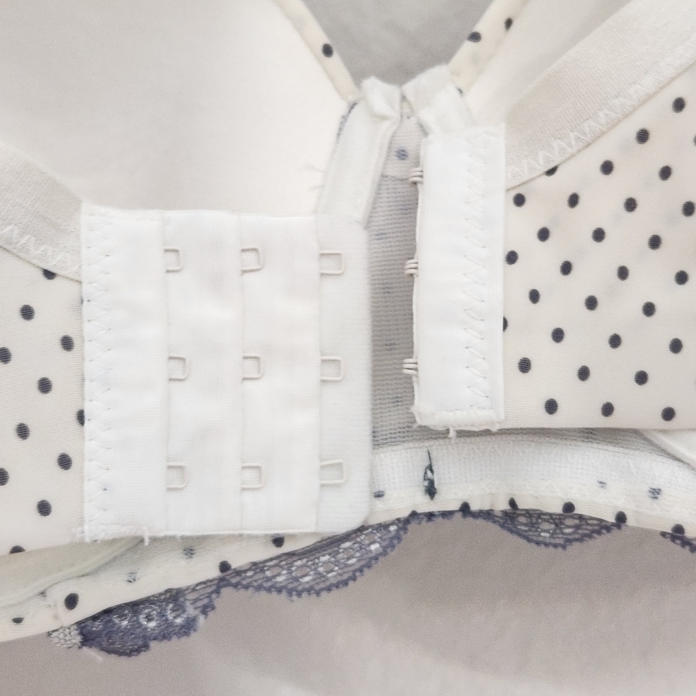 AVENUE BODY SIZE 40D. Polka Dot Lace Trim - Picture 10 of 11